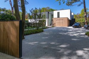houten garagedeur moderne villa (15)