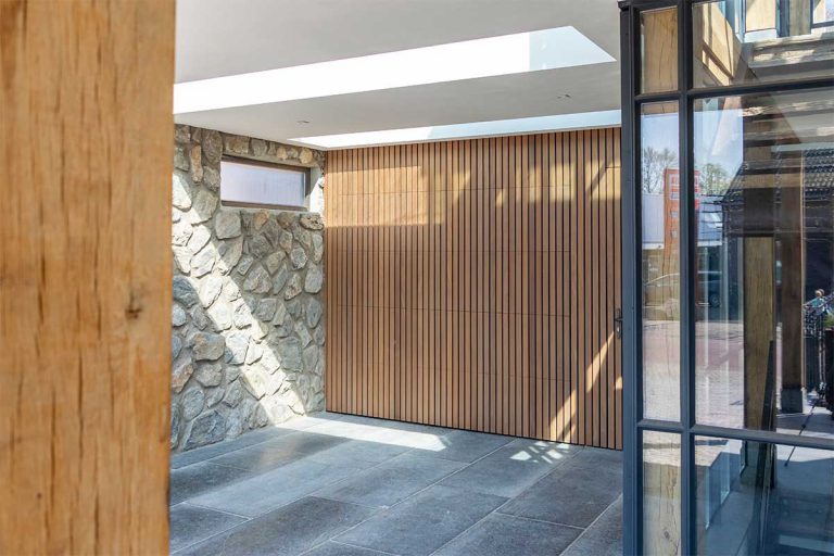 Garagedeur afrormosia hout