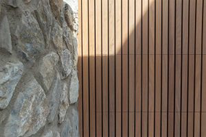 Houten garagedeur verticale latten