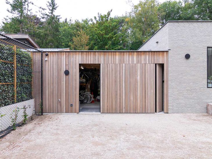 sectionaaldeur hout zijwaarts