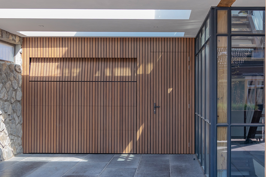 Garagedeur gelijk met de gevel