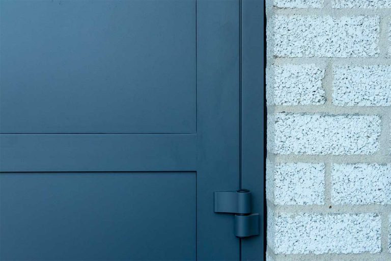 garagedeur en voordeur