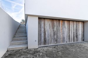 houten zijwaartse garagedeur barnwood