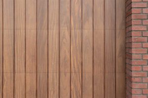 houten verticale garagedeur afrormosia