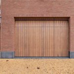 houten verticale garagedeur afrormosia (2)