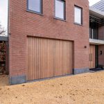 verticale houten garagedeur