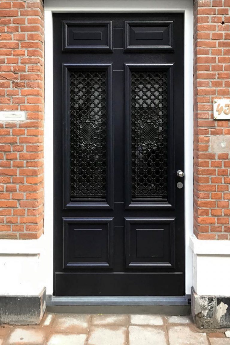 Voordeur monumentaal pand