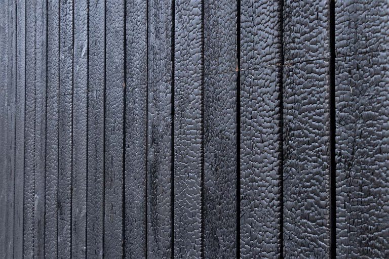 shou-sugi-ban garagedeur