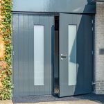 Houten openslaande garagedeur melkglas