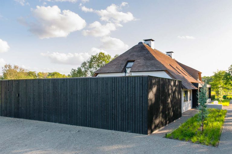 Dubbele houten garagedeuren