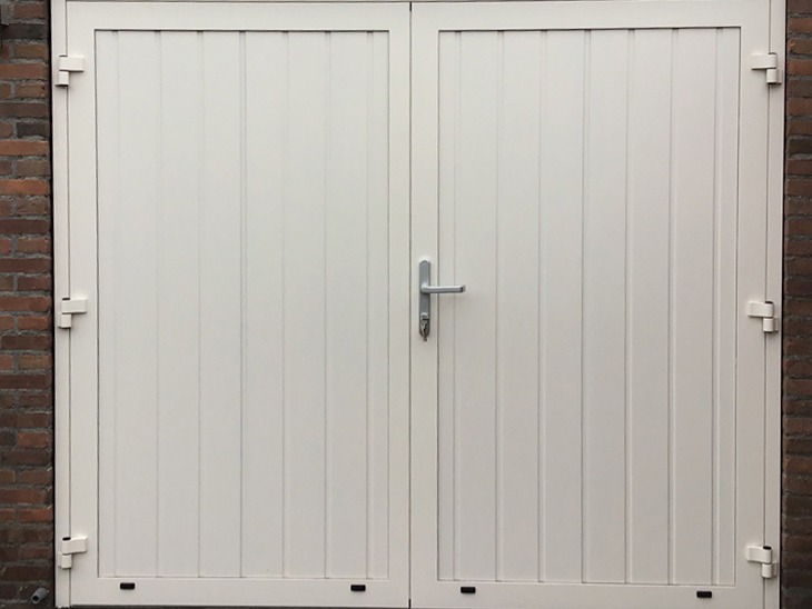 Witte garagedeuren