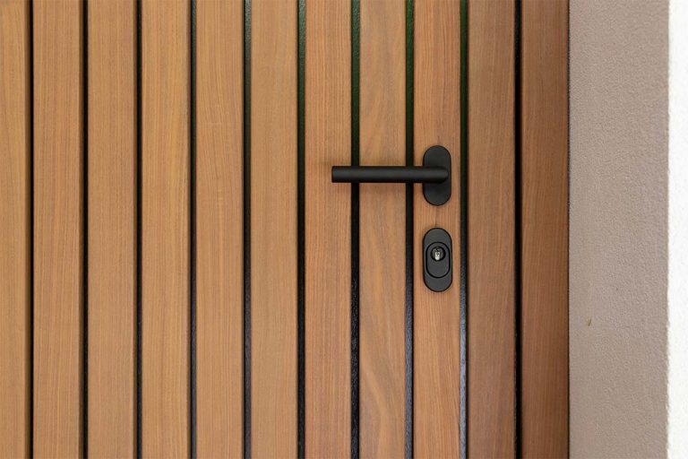 houten loopdeur zwart beslag