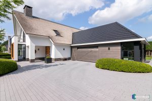 different-doors-houten-garagedeur