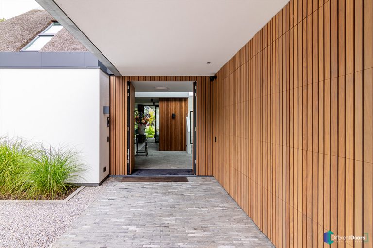 Voordeur Different Doors