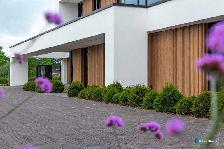 Garagedeur exclusieve villa