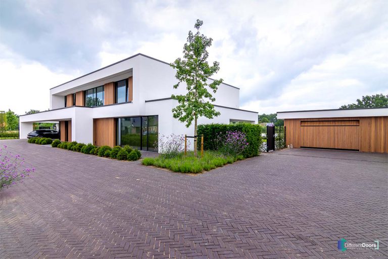 Gevelbekleding afrormosia hout