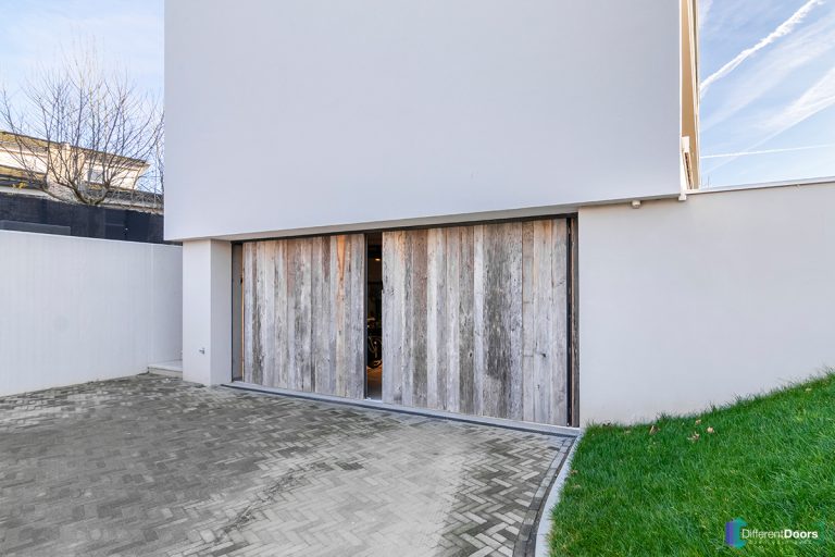 Zijwaartse sectionaaldeur barnwood