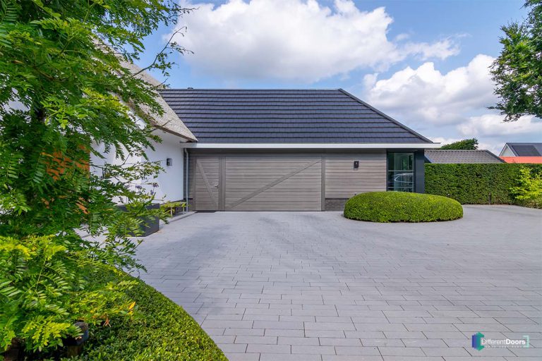 Houten garagedeur grijs