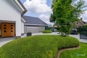 Houten sectionaaldeur grijs