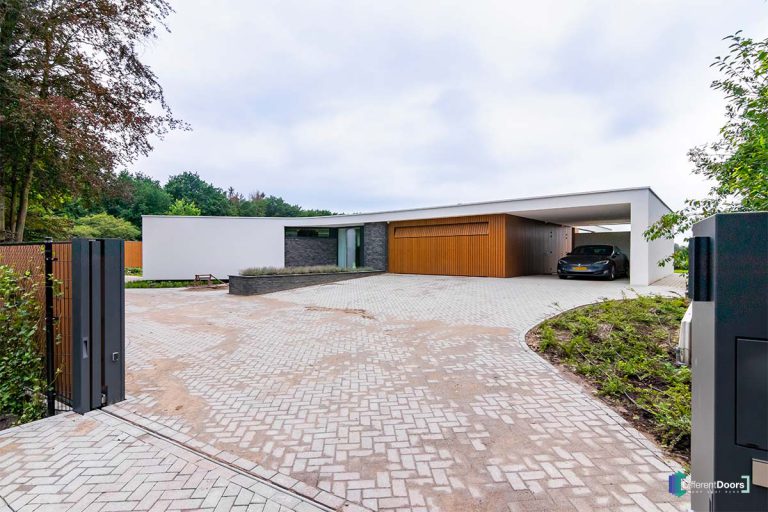 Houten sectionaaldeur