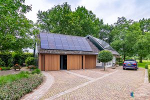 Zijwaartse garagedeur hout