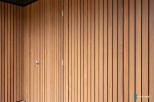 Houten garagedeur afrormosia