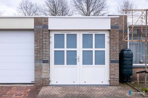 Openslaande garagedeur wit