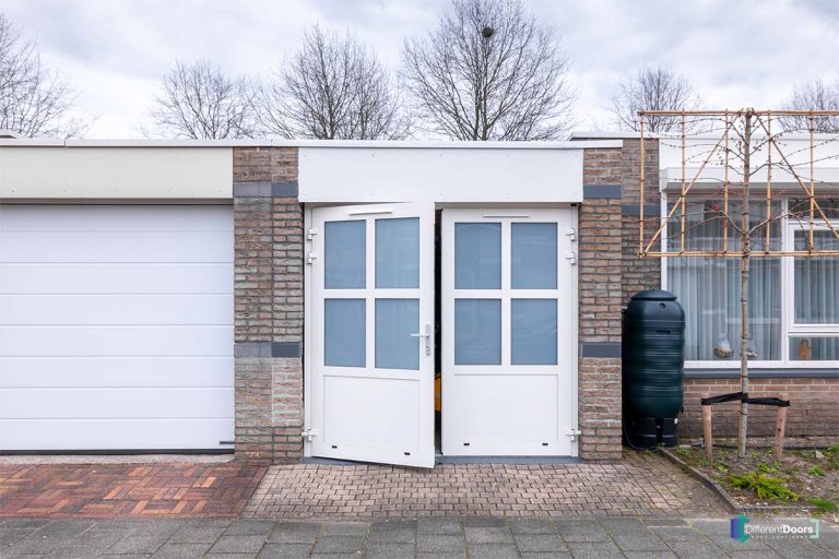 Openslaande garagedeur wit