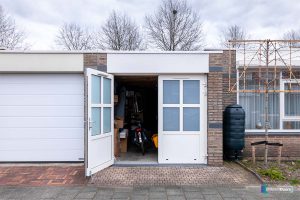 Openslaande garagedeur wit