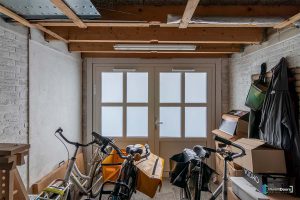 Openslaande garagedeur wit