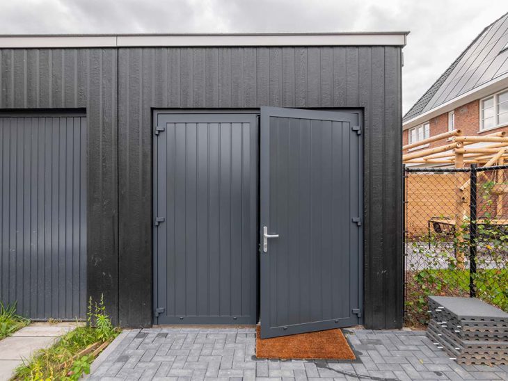 Openslaande garagedeur antraciet