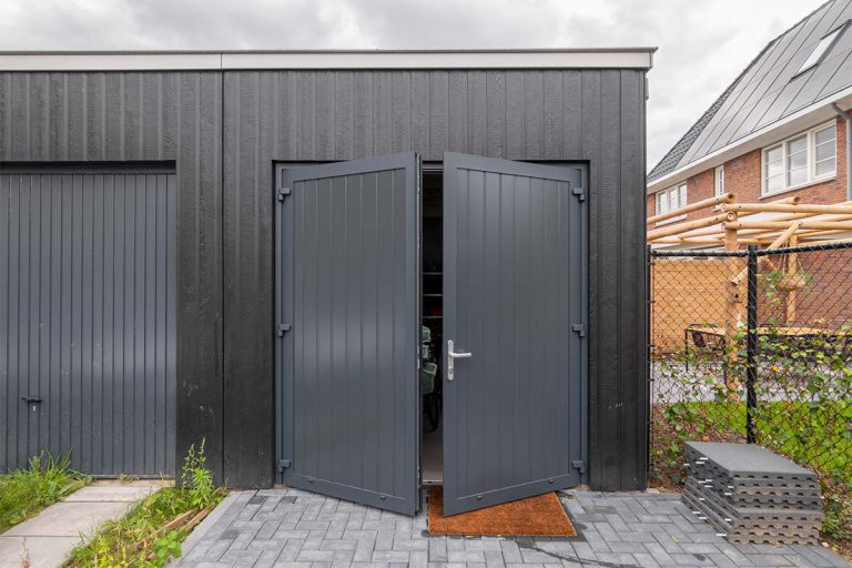 Openslaande garagedeur antracietgrijs