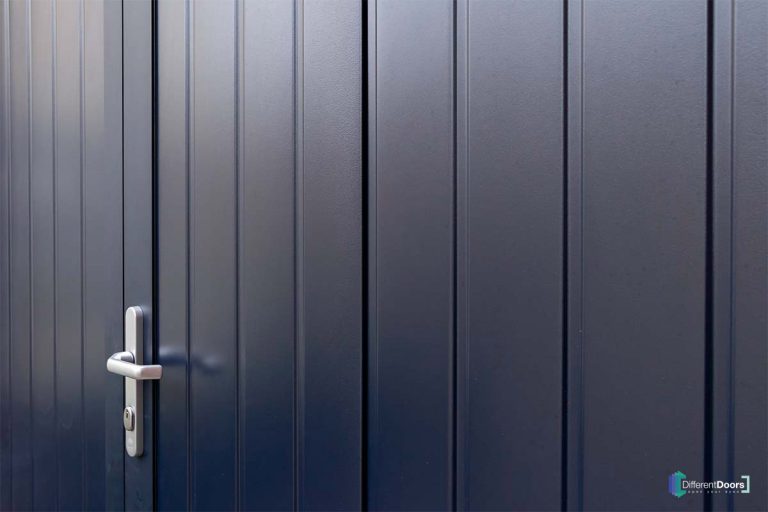 Onderhoudsvrije openslaande garagedeur