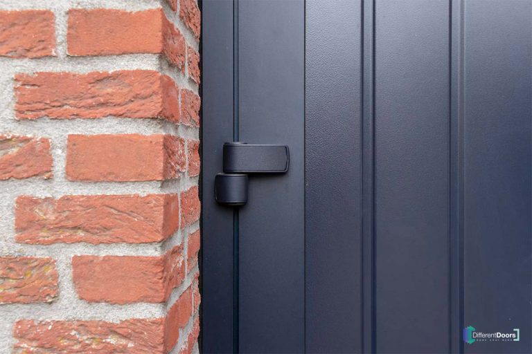 Openslaande garagedeur blauw