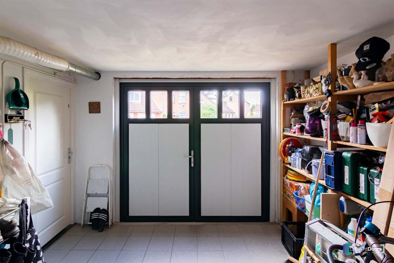 Openslaande garagedeur onderhoudsarm