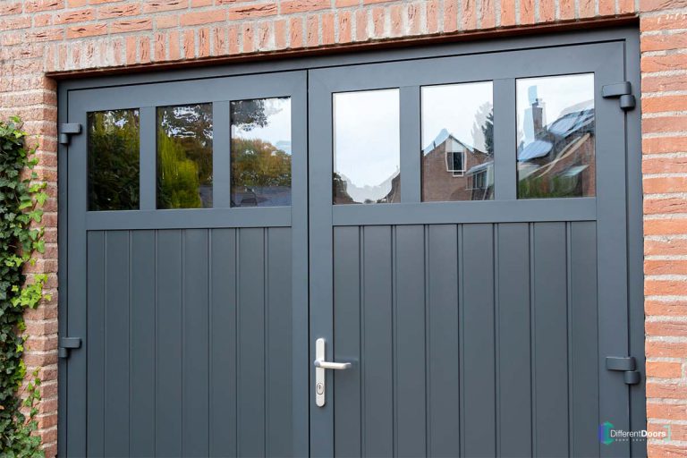 Veilige openslaande garagedeur