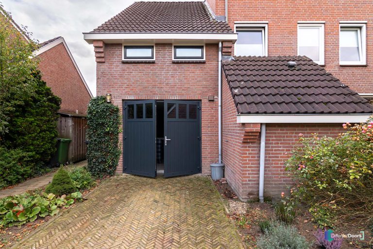 Veilige openslaande garagedeur