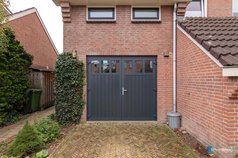 Garagedeur met glas
