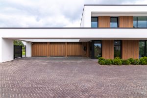 Houten sectionaal garagedeuren