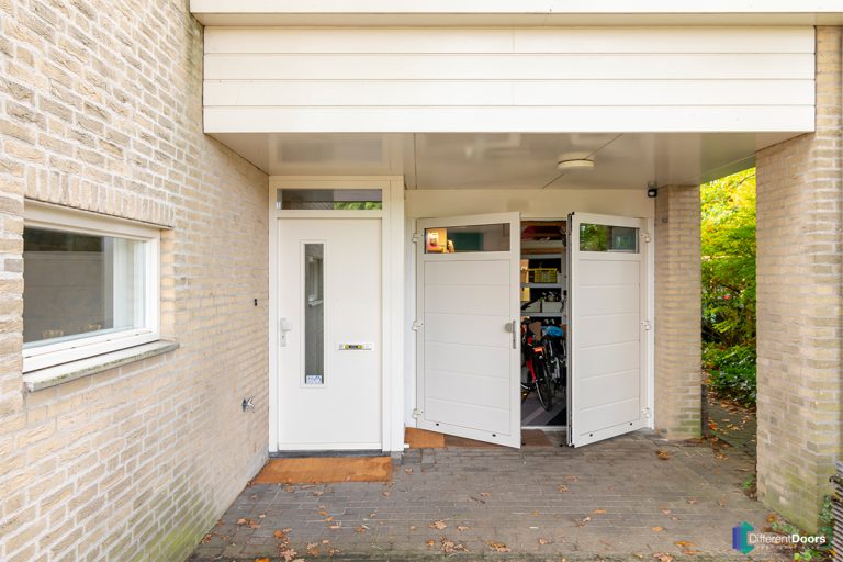 Openslaande garagedeur onderhoudsvrij
