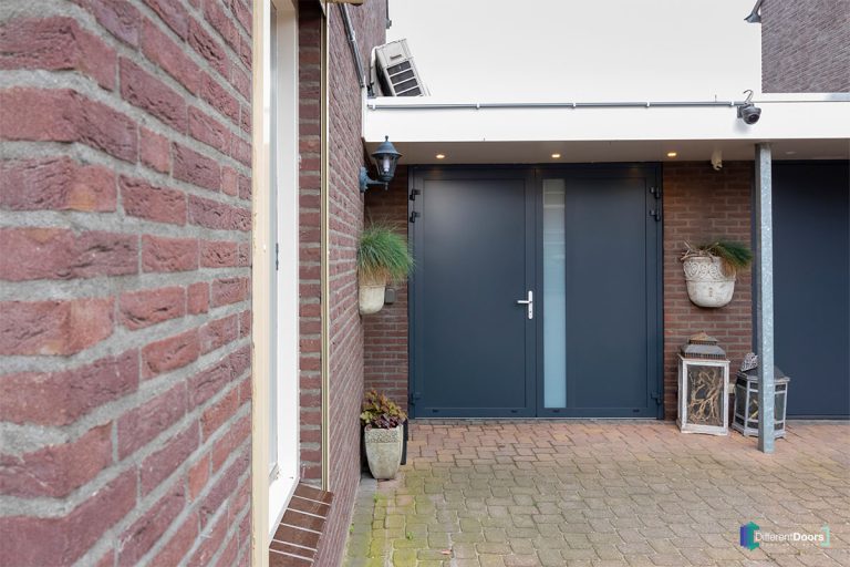Openslaande garagedeur onderhoudsarm