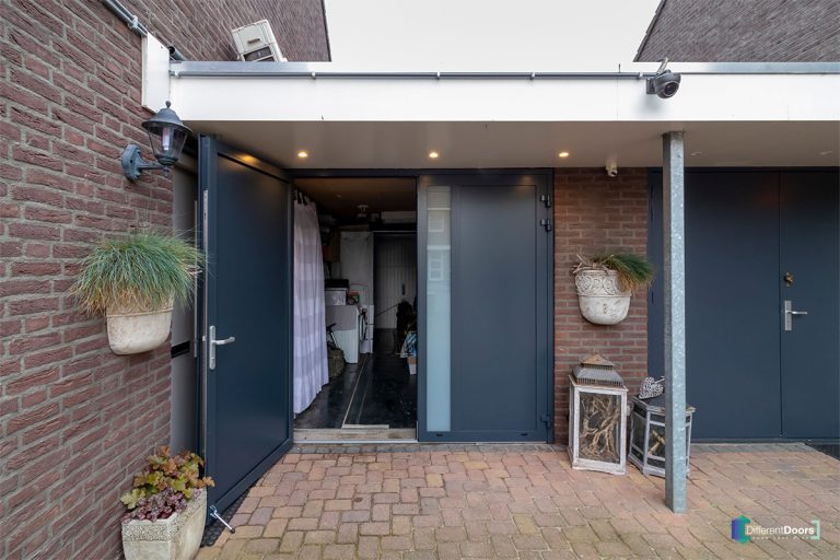 Openslaande garagedeur onderhoudsvrij