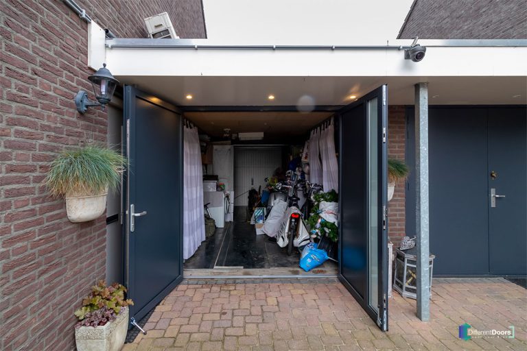Openslaande garagedeur onderhoudsvrij