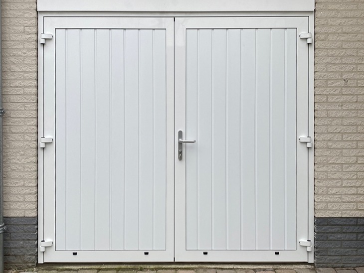 Openslaande garagedeur wit
