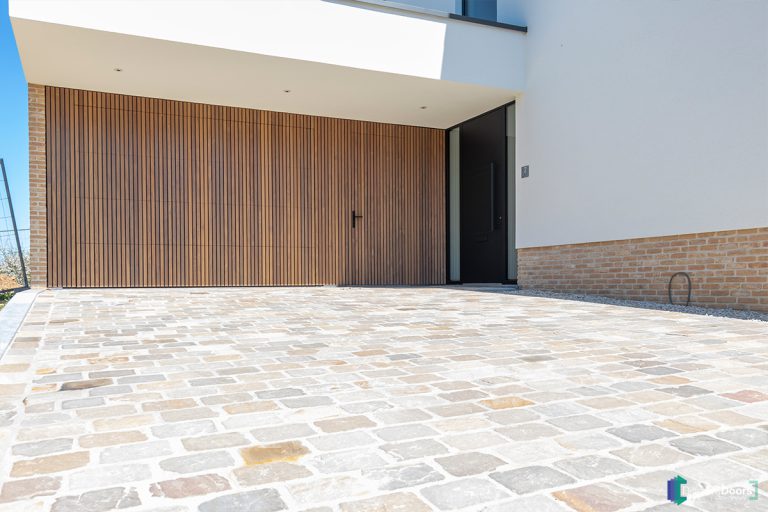 Afroromsia houten garagedeur