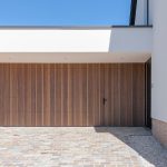 Houten sectionaaldeur van afrormosia hout