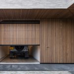 Houten garagedeur afrormosia