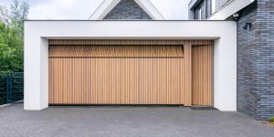 Houten sectionaaldeur afrormosia