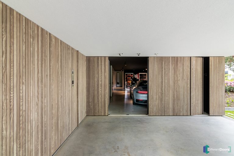 Elektrische houten garagedeuren