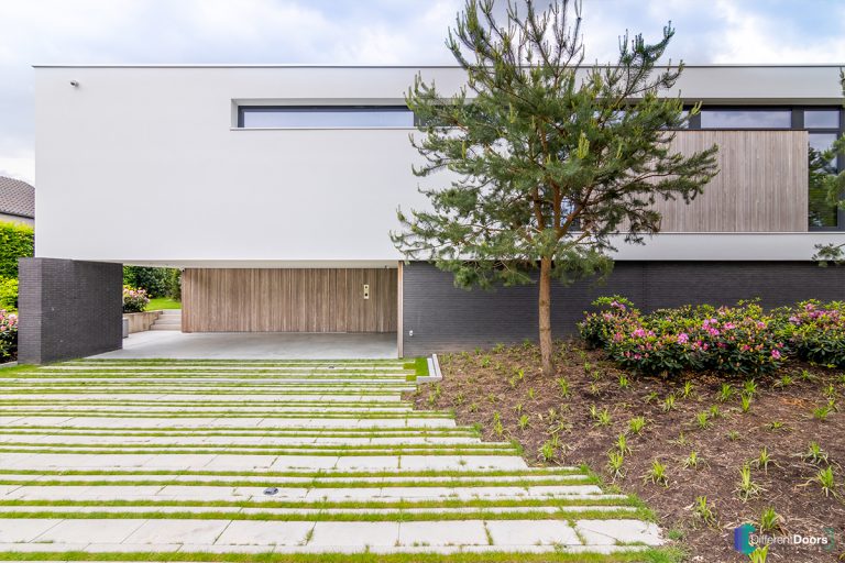 Luxe houten garagedeur